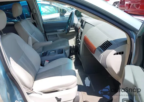 2008 Chrysler Town & Country Touring из США, поврежденный, VIN 2A8HR54P28R760003